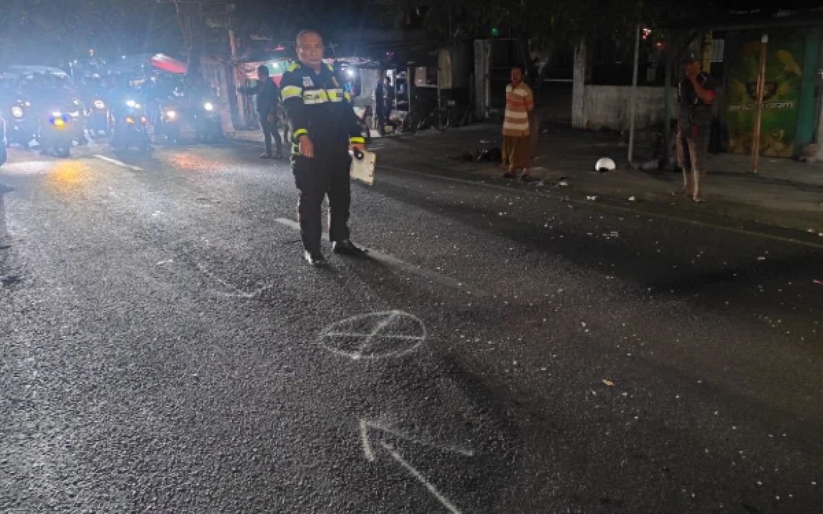 Thumbnail Berita - Kecelakaan Maut di Simpang Tiga Ciliwung Malang, Pengendara Motor Tewas Usai Menabrak Mobil