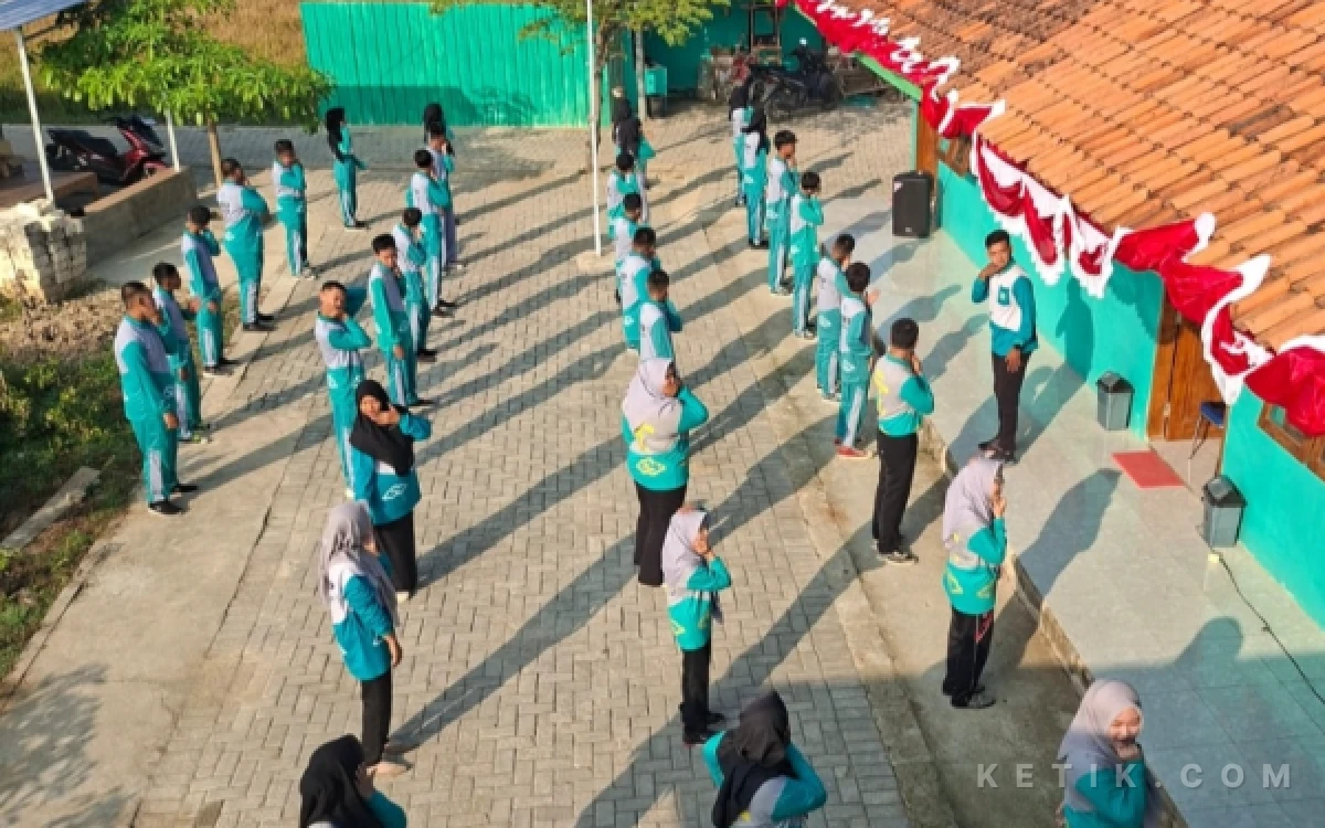Foto Masa Pengenalan Lingkungan Sekolah (MPLS) taruna - taruni SMK PJ Hasan Besari Desa Bangilan, Kabupaten Tuban, Selasa 14 Juli 2026 (Foto: Ahmad Istihar/Ketik.com)