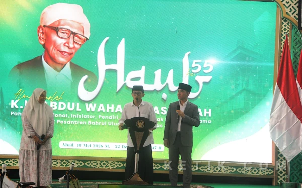 Thumbnail Berita - [FOTO] Wapres Gibran di Jombang, Hadiri Haul Mbah Wahab hingga Bagi-Bagi Sepeda