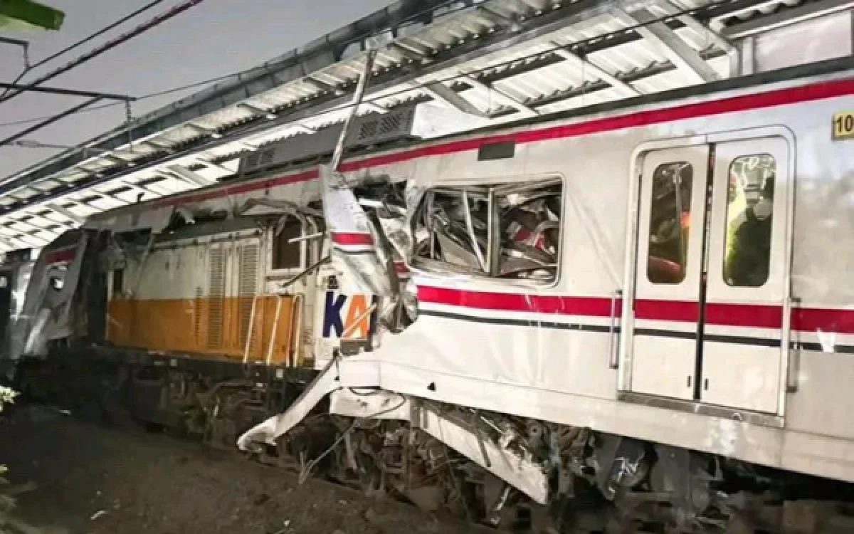 Thumbnail Berita - 31 Saksi Diperiksa, Polda Metro Jaya Dalami Kecelakaan Maut Kereta di Bekasi Timur