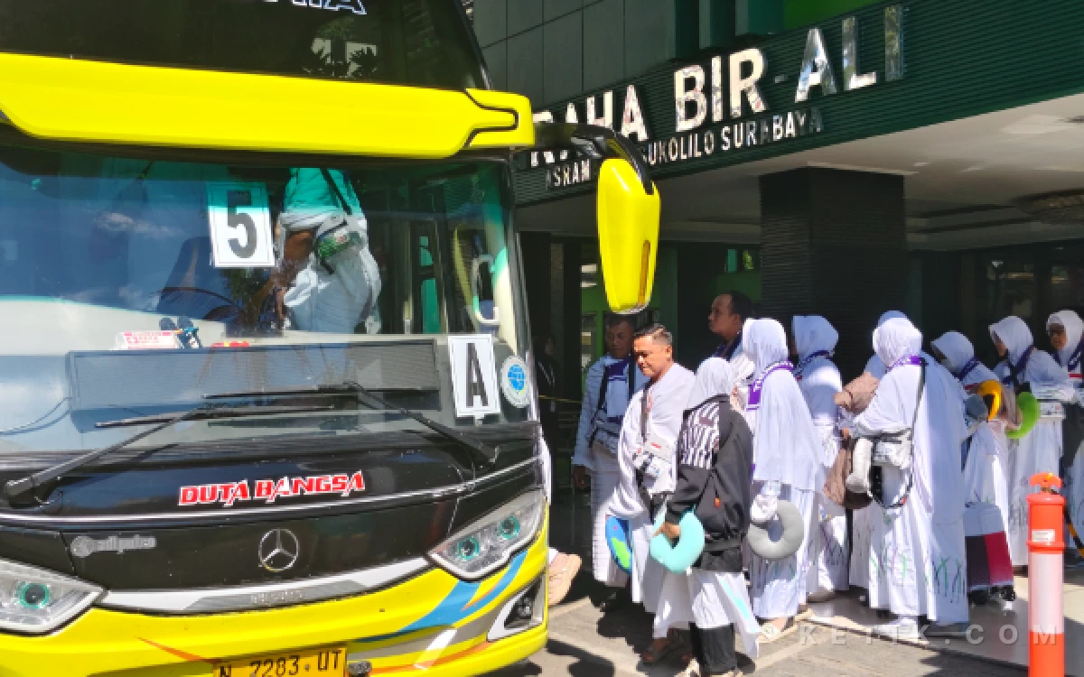 Thumbnail Berita - Ketua PPIH Embarkasi Surabaya Minta JCH Jaga Kondisi di Tengah Cuaca Panas Arab Saudi