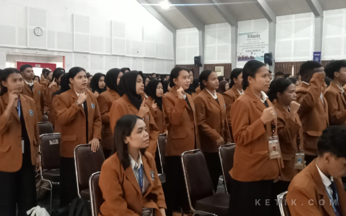 Foto Sekitar 600 mahasiswa baru mengikuti kegiatan PKKMB 2026 pada Senin, 21 September 2026. (Foto: Aliyah/Ketik.com)