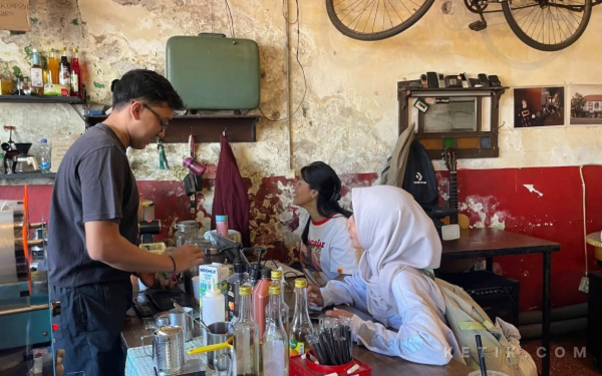 Foto nuansa sederhana dari dekor dan hiasan dinding kuno dan Rabu, 22 Juli 2026 (Foto:nisa/ketik.com)