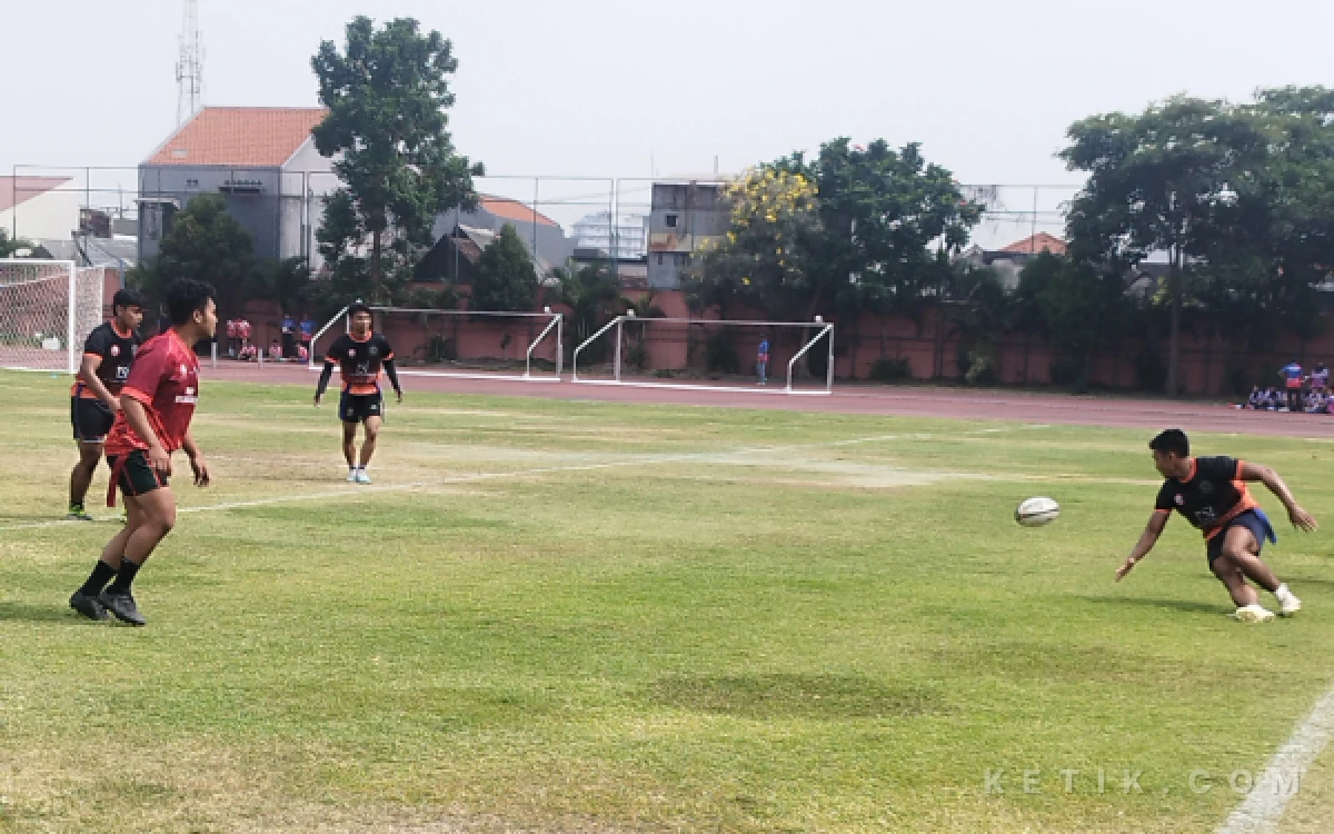 Foto Tim Surabaya VS Tim Bojonegoro permainan cukup sengit tampil dibabak pertama (Foto : Sutejo Rc/ketik.com)