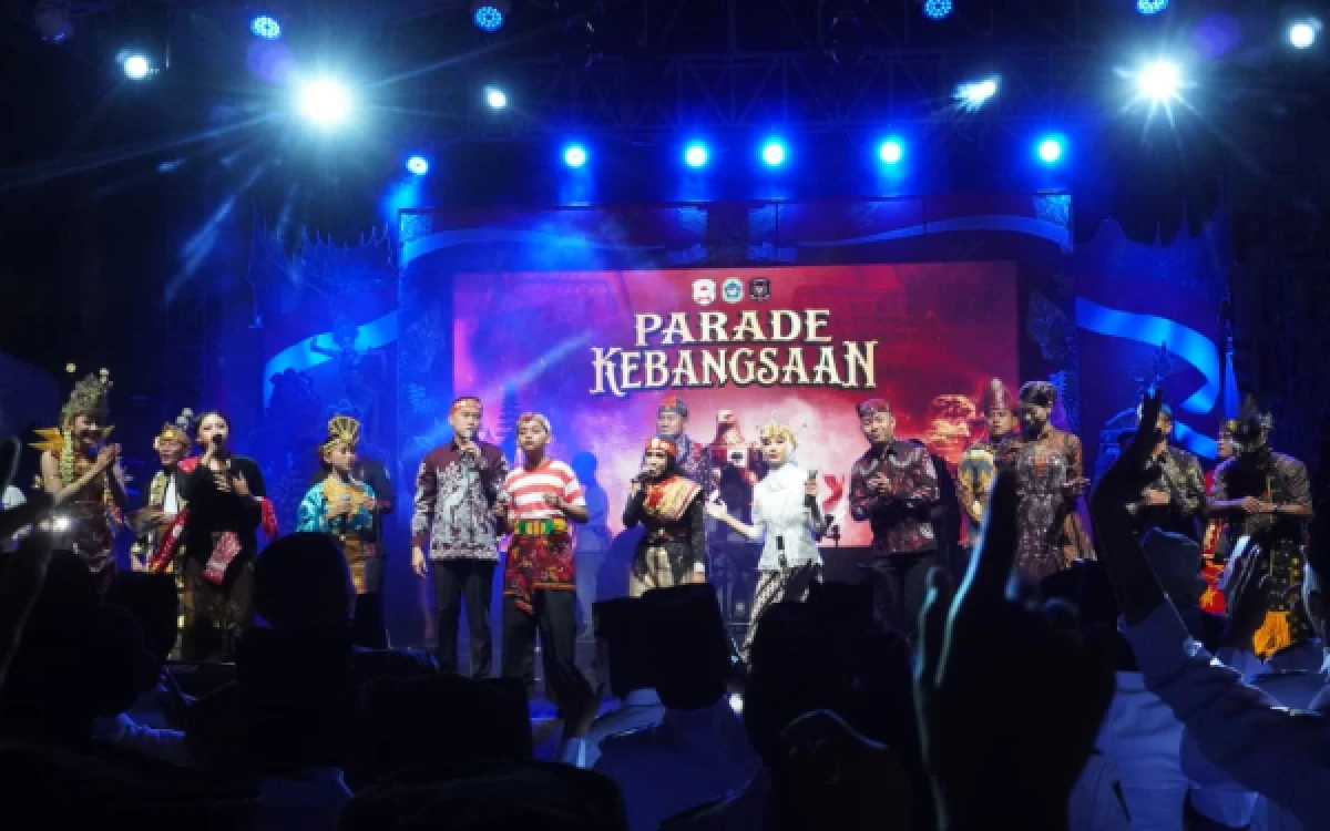 Thumbnail Berita - Parade Kebhinekaan Lamongan Meriahkan Alun-alun, Tampilkan Ragam Budaya Nusantara