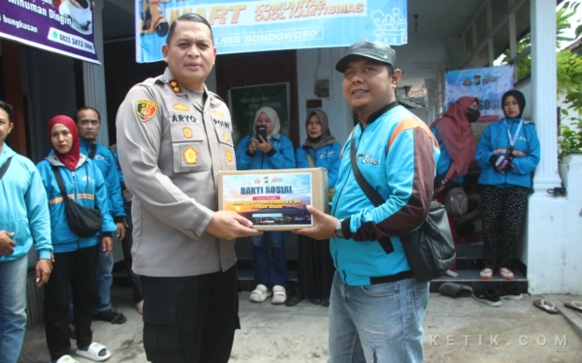 Thumbnail Berita - HUT Bhayangkara ke-80, Polres Bondowoso Tebar Kepedulian untuk Anak Yatim, Ojol, dan Sopir Angkot