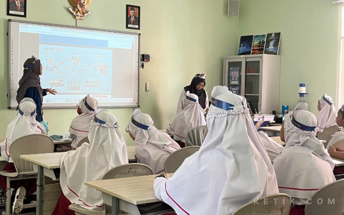 Thumbnail Berita - Daya Tampung Sekolah Negeri Jomplang, DPRD Kota Malang Desak Evaluasi Total