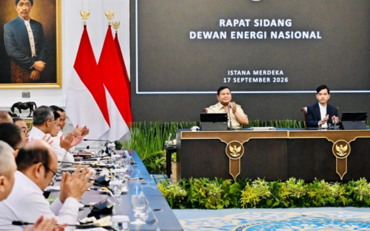 Thumbnail Berita - Prabowo dan Gibran Pimpin Sidang DEN, Stok BBM Nasional Disebut Aman untuk 18-20 Hari