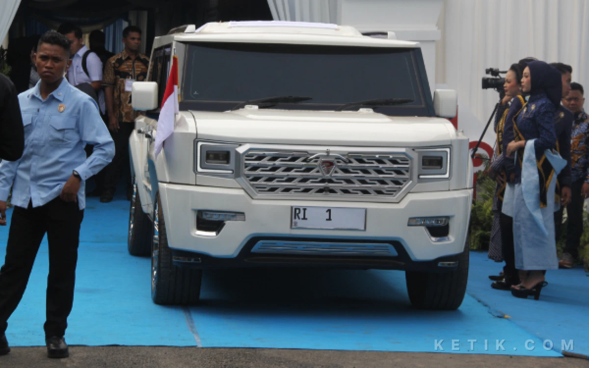 Thumbnail Berita - Pindad Tengah Siapkan Mobil Transparan untuk Presiden Prabowo