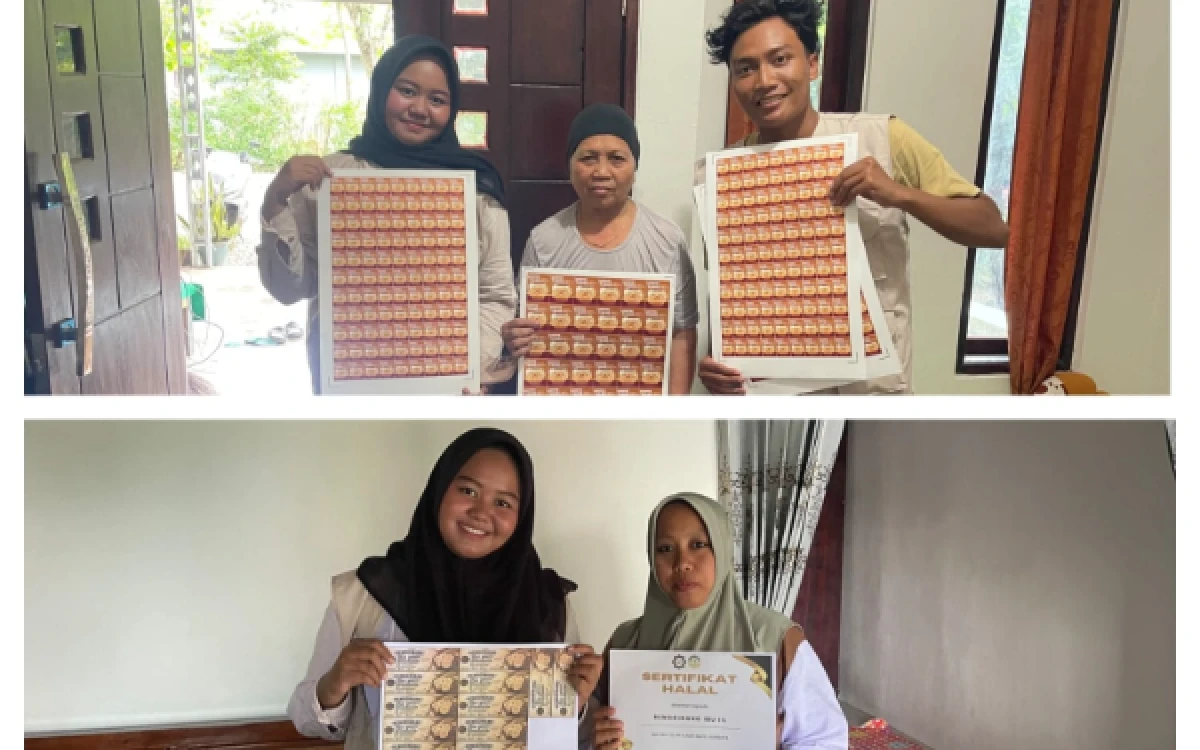 Foto Penyerahan stiker dan sertifikat halal kepada UMKM di desa Condong beberapa waktu lalu. (Foto: KKN I72 UINSA For Ketik.com)