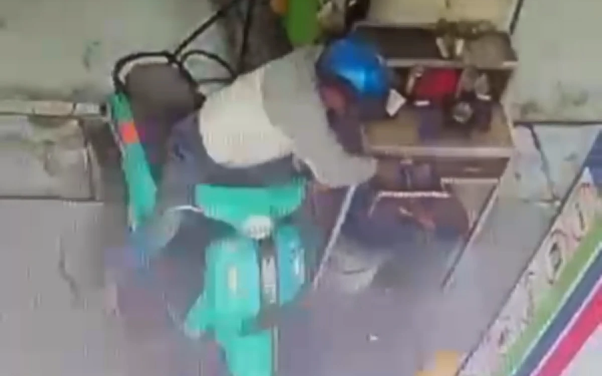 Thumbnail Berita - Aksi Pencurian di SPBU Tidar Malang Terekam CCTV, Pelaku Gasak Uang Rp 3,9 Juta