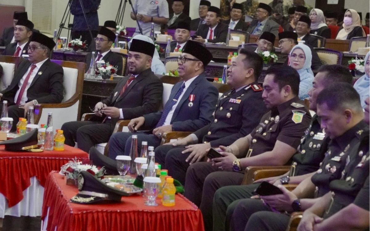Thumbnail Berita - Sidang Paripurna Istimewa DPRD Kota Batu, Cak Nur-Mas Heli Simak Arah Kebijakan Nasional