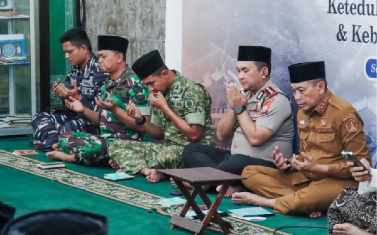 Thumbnail Berita - Bermunajat untuk Kedamaian Bangsa, Pemkot dan Polresta Malang Kota Gelar Doa Bersama Lintas Sektor