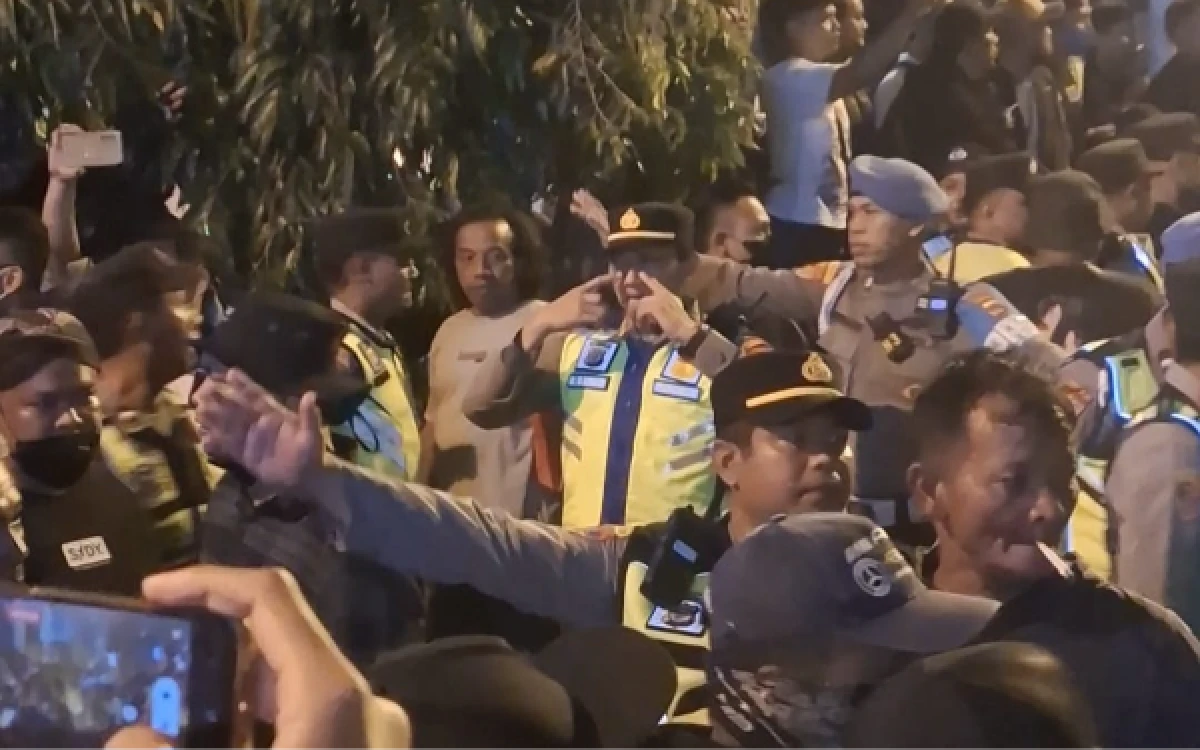 Thumbnail Berita - Demo Ricuh di Jogja Enam Mahasiswa Terluka, UGM Buka Suara
