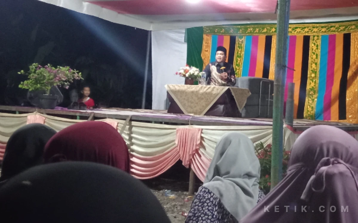Thumbnail Berita - Ceramah Maulid di TPA Sahabat Penyejuk Hati, Ucay: Sederhana, tapi Dicintai Rasulullah