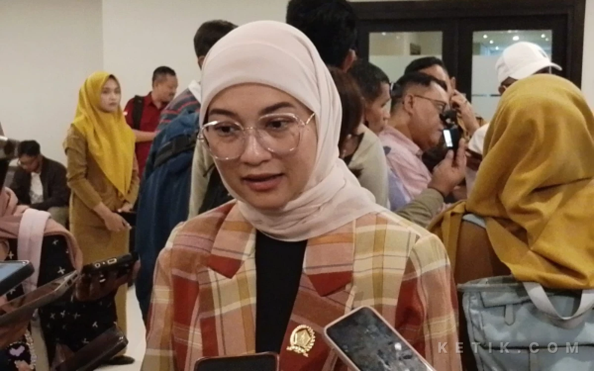 Foto Ketua DPRD Kota Malang, Amithya Ratnanggani Sirraduhita memberikan sorotan terhadap insentif guru PAUD. (Foto: Lutfia/Ketik.com)