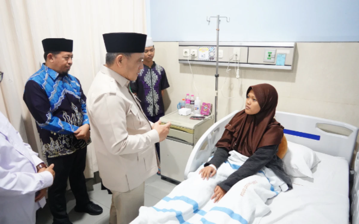 Thumbnail Berita - Wamenag RI Minta Investigasi Penyebab Santri Keracunan MBG di Sidoarjo