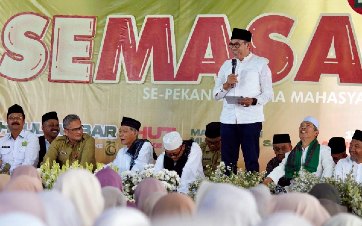 Thumbnail Berita - Nostalgia di MTs Hasyim Asy'ari, Wali Kota Batu Cak Nur Kenang Jasa Kiai dan Para Guru