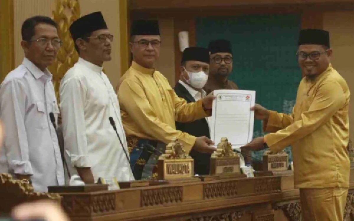 Thumbnail Berita - DPRD Batam Tetapkan Muhammad Syafe’i Pimpin Pansus Ranperda Hak Keuangan Dewan