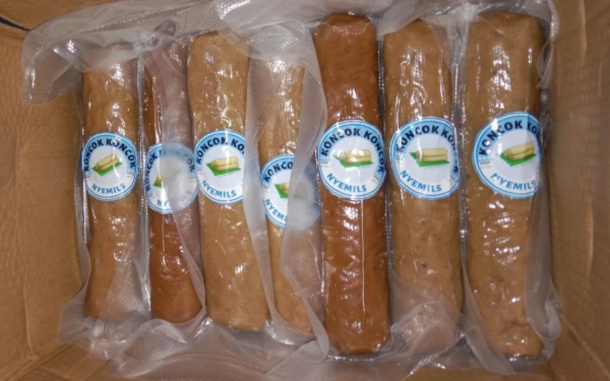 Foto Makanan Tradisional Koncok-Koncok Nyemil's dari Pulau Bawean. (Foto: Humas Unej)