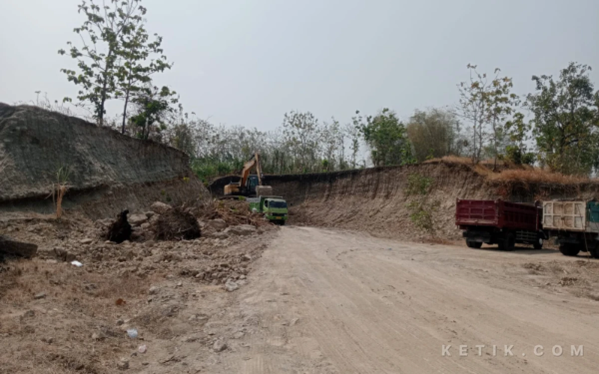 Thumbnail Berita - Diduga Belum Berizin, Galian Tanah Intiland Dibidik DPRD Jombang