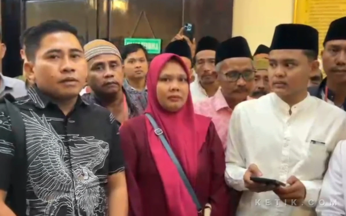 Thumbnail Berita - Kejari Sampang Dipuji dalam Kasus Penganiayaan Guru Tugas, Polres Dinilai Tak Maksimal Terapkan Pasal Berat