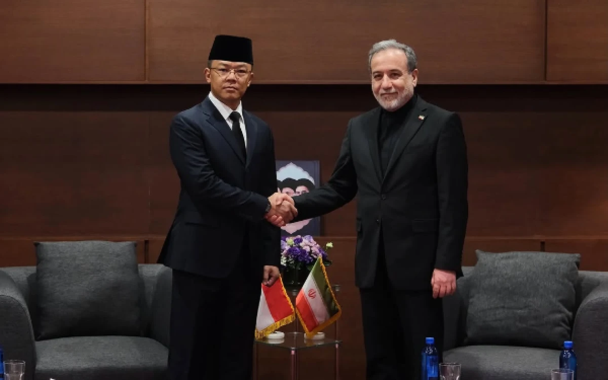 Thumbnail Berita - Hormati Wafatnya Khamenei, Menlu Sugiono Bawa Misi Pererat Hubungan Indonesia-Iran