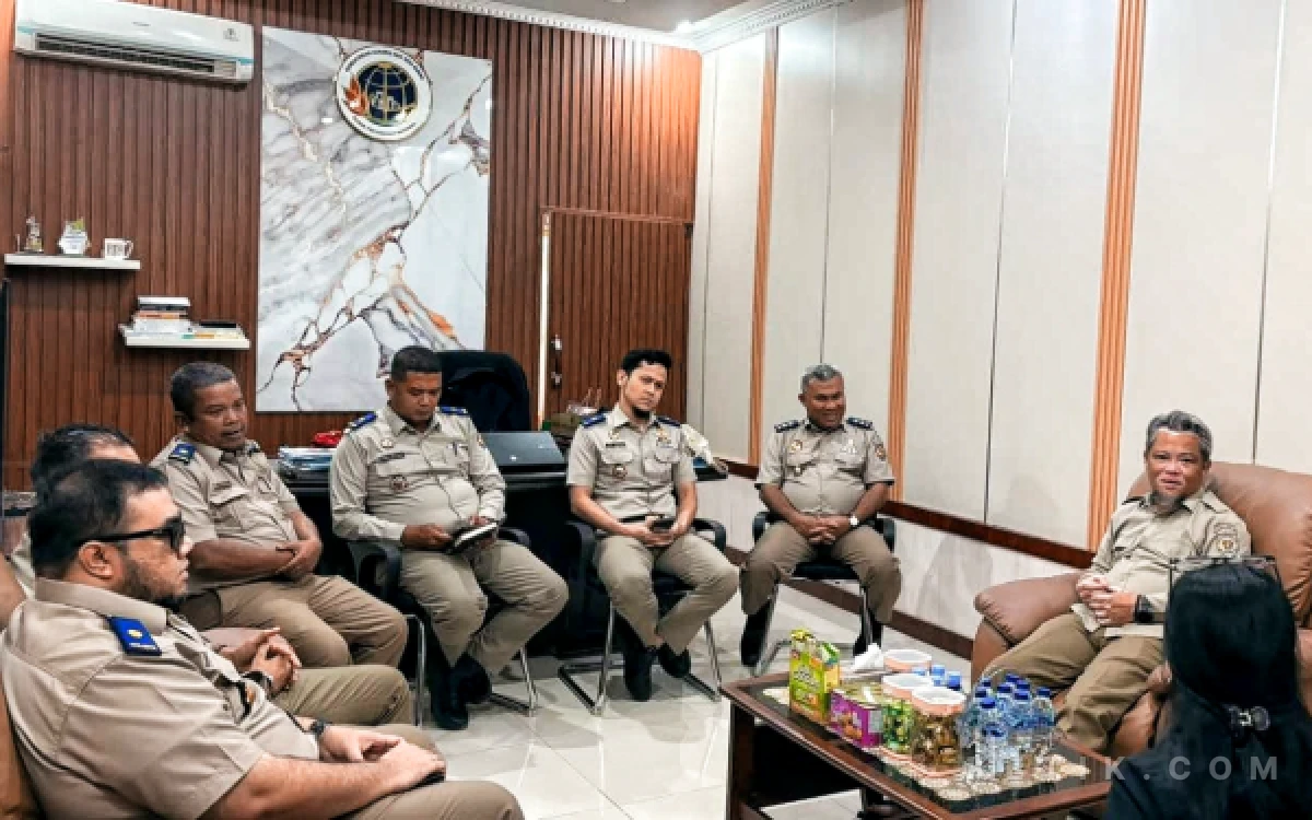 Thumbnail Berita - Kunjungan Ombudsman RI, Kepala Kantor Pertanahan Labuhanbatu Paparkan Slogan Pelayanan Prima