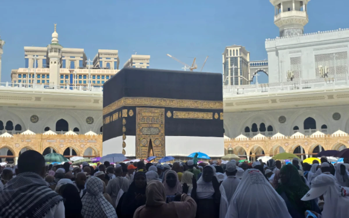 Thumbnail Berita - Usai Houthi Serang Bandara Riyadh, Kemenhaj Minta Jemaah Umrah Utamakan Keselamatan