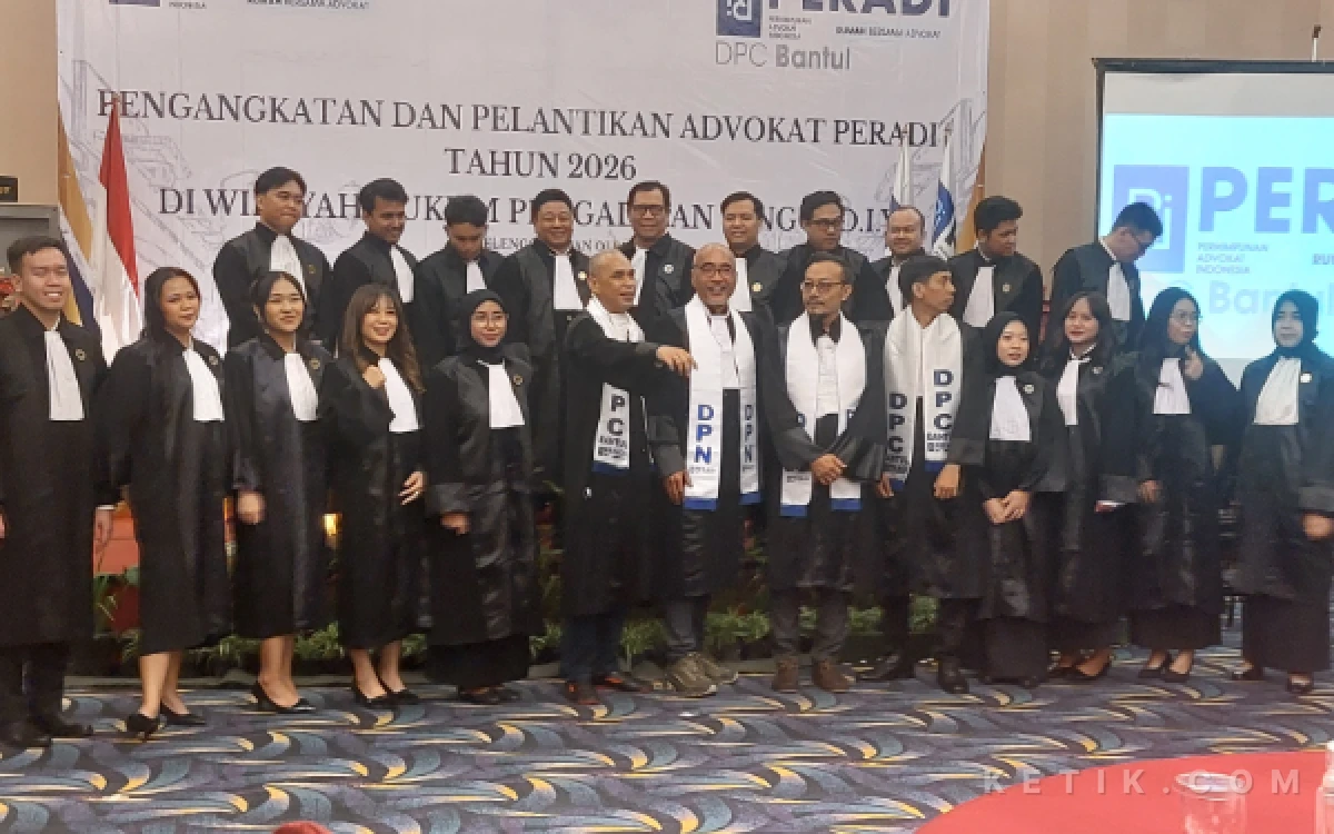 Foto Sebanyak 22 advokat muda PERADI siap mengawal keadilan. DPN PERADI menegaskan agar para advokat muda senantiasa menjaga integritas moral, menjauhi praktik suap, serta siap menguasai teknologi tanpa kehilangan nurani. (Foto: Fajar R/Ketik.com)