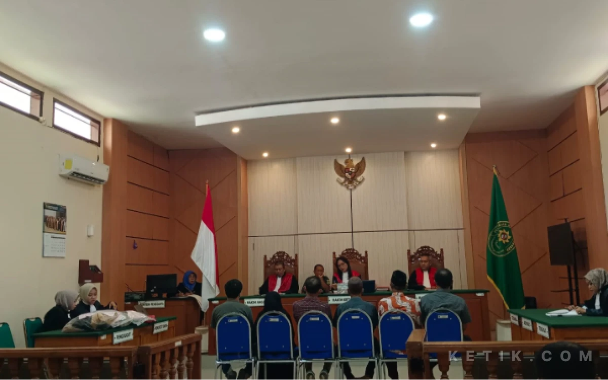Thumbnail Berita - Sidang Pembunuhan Bidan RSUD Besuki Masuki Tahap Pemeriksaan Saksi
