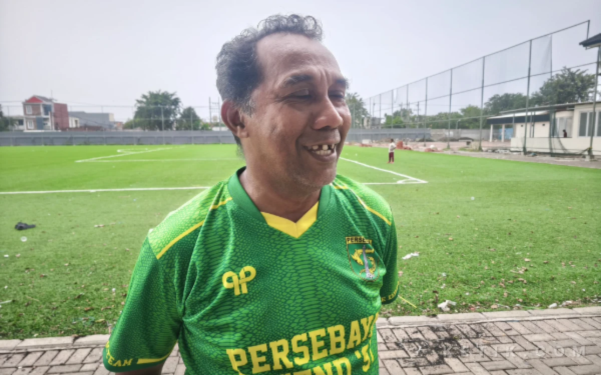 Foto Legenda Persebaya Surabaya Chairul Anwar berharap Bajul Ijo juara saat usia 100 tahun. (Foto: Fitra/Ketik.com)