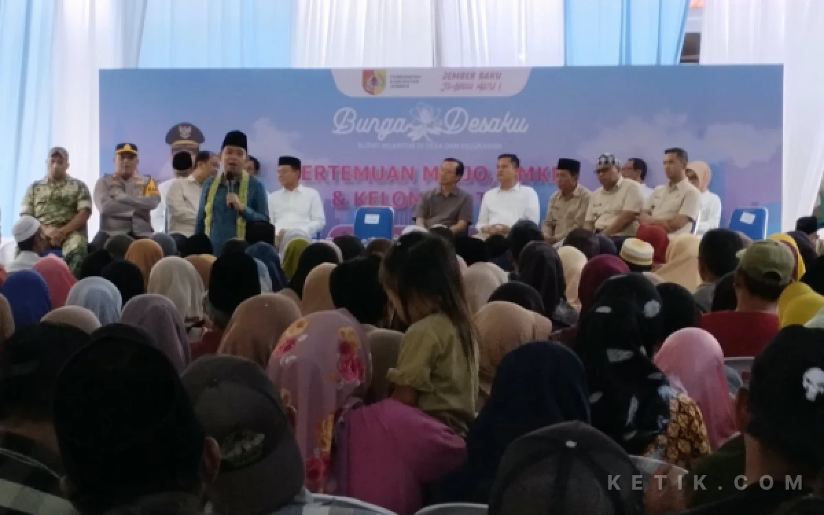 Thumbnail Berita - Gus Fawait Sosialisasikan Program Pemkab Jember di Bunga Desaku Jelbuk, Soroti Kesehatan hingga UMKM