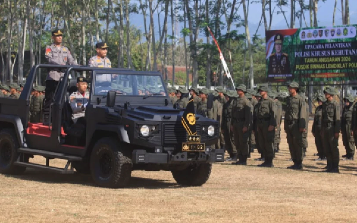 Thumbnail Berita - Tindak Lanjuti Arahan Presiden Prabowo, Polri Targetkan 70 Ribu Personel Polisi Khusus Kehutanan