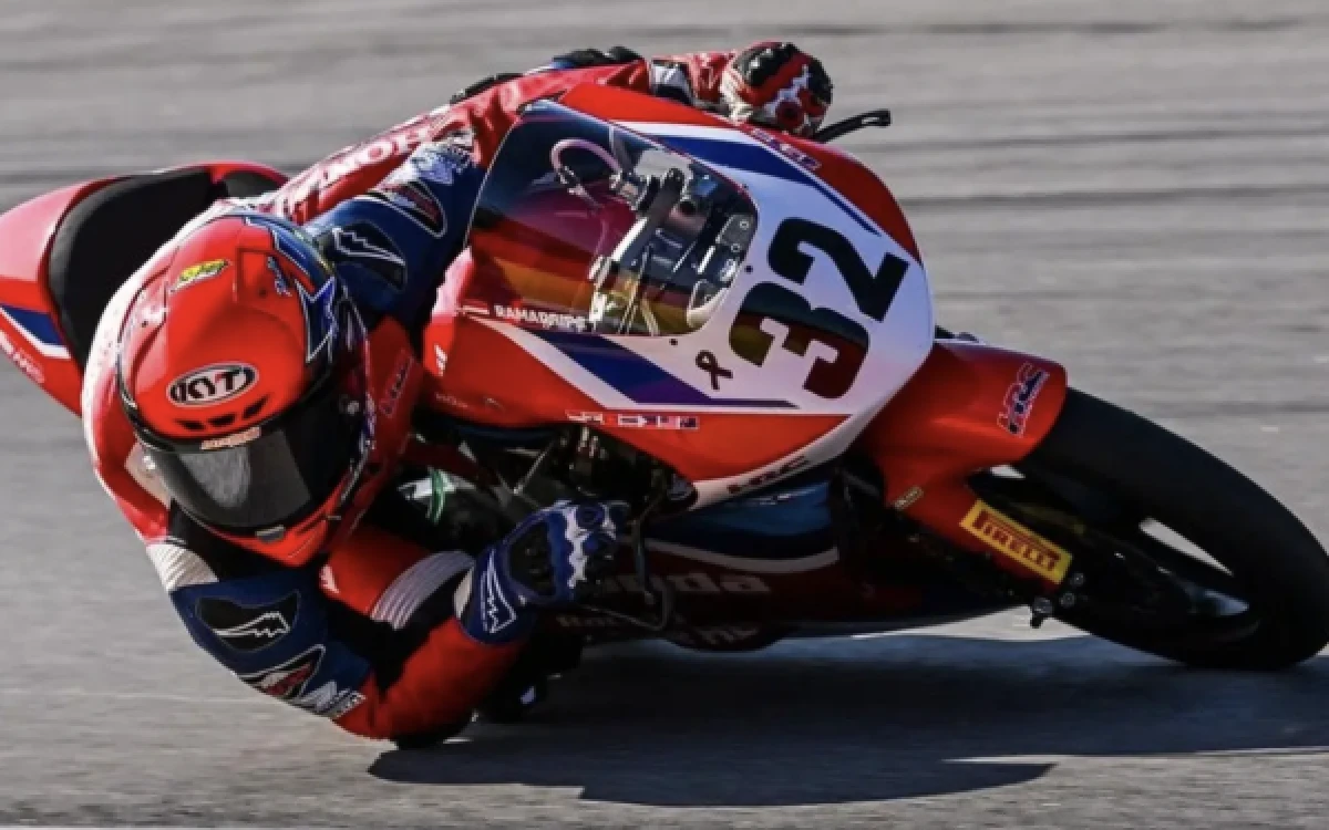 Thumbnail Berita - Kiandra Ramadhipa Menangi Balapan Moto3 Junior Estoril 2026