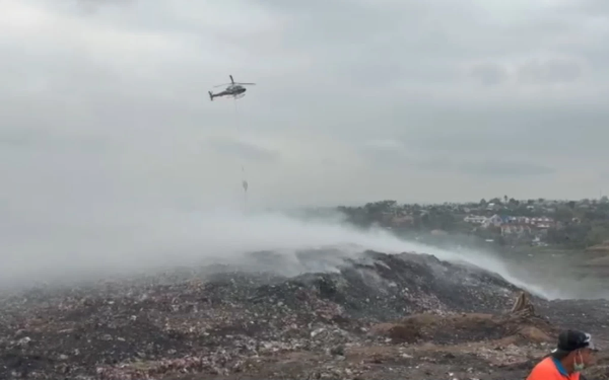 Thumbnail Berita - Hujan Mulai Turun di Malang, Modifikasi Cuaca dan Water Bombing TPA Supit Urang Tetap Dilanjutkan