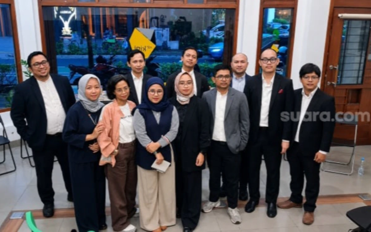 Thumbnail Berita - Korbankan Guru dan Sekolah, Kabinet Bayangan Desak Pemerintah Segera Keluarkan Anggaran MBG dari Pos Pendidikan