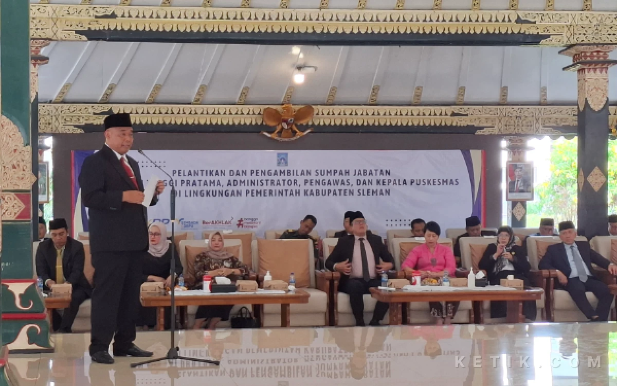 Thumbnail Berita - Momen Bupati Harda Kiswaya Tekankan Falsafah Golong Gilig Saat Lantik 63 Pejabat Pemkab Sleman