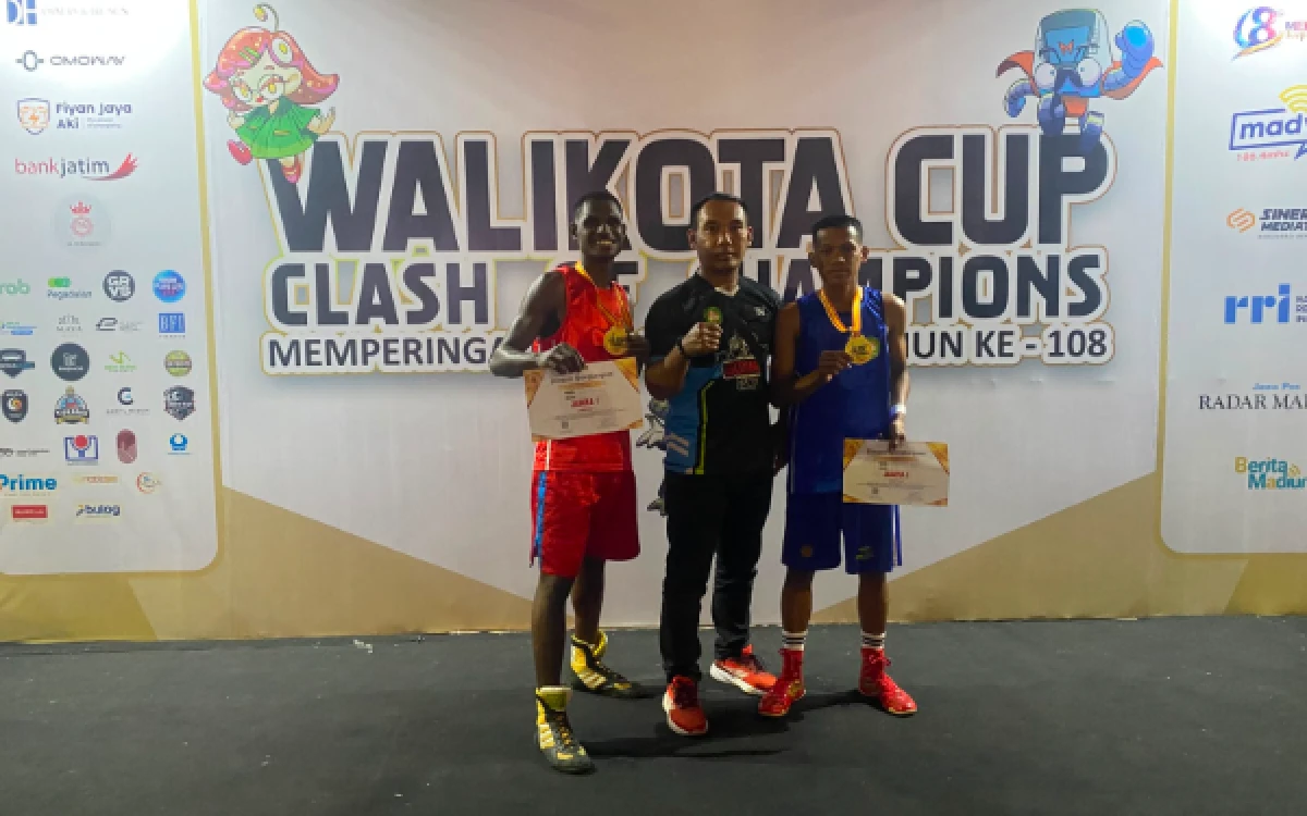 Thumbnail Berita - Dua Petinju Binaan Kabupaten Kediri Sabet Dua Medali Emas di Kejuaraan Tinju Piala Wali Kota Madiun 2026