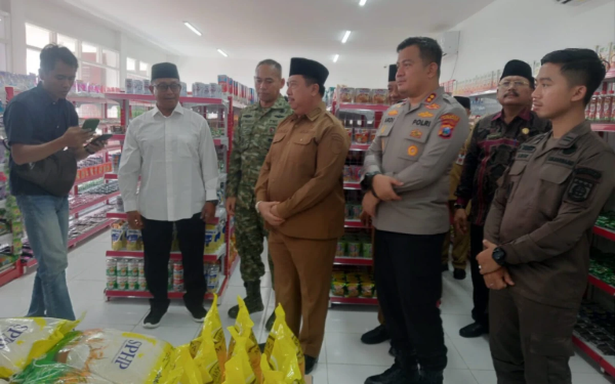 Thumbnail Berita - 170 Gerai KDMP di Jombang Beroperasi, Bupati Warsubi Ajak Warga Belanja