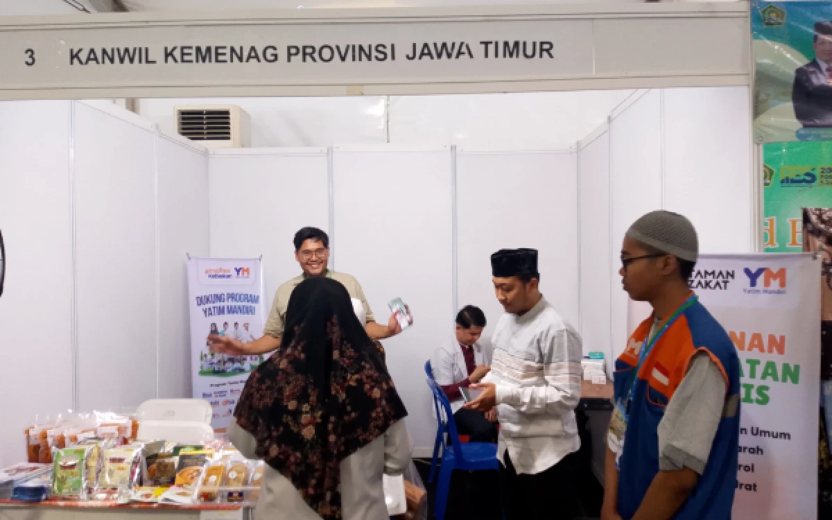 Thumbnail Berita - Boyong Produk UMKM LAZ dan Layanan Kesehatan Gratis, Kanwil Kemenag Jatim Unjuk Gigi di IES 2026