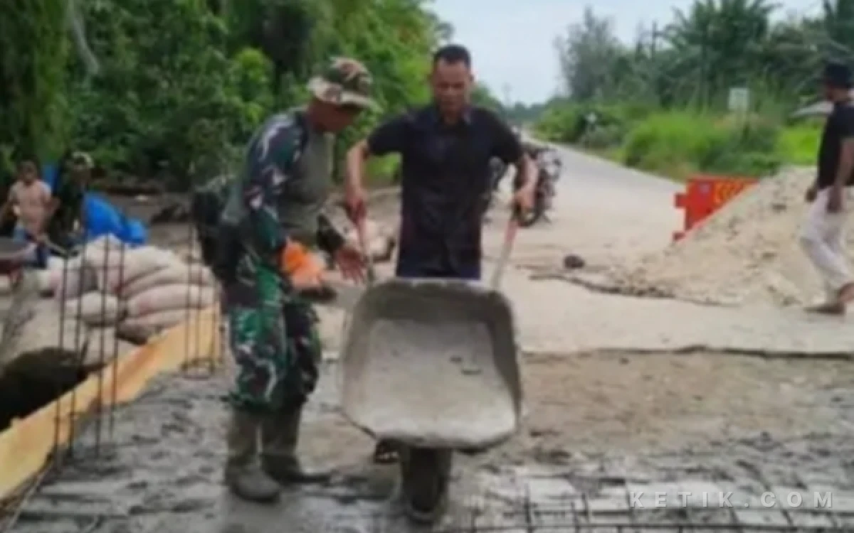 Thumbnail Berita - Dikebut! Pembangunan Jembatan Aramco Ketapang Indah Aceh Singkil Masuki Tahap Pengecoran