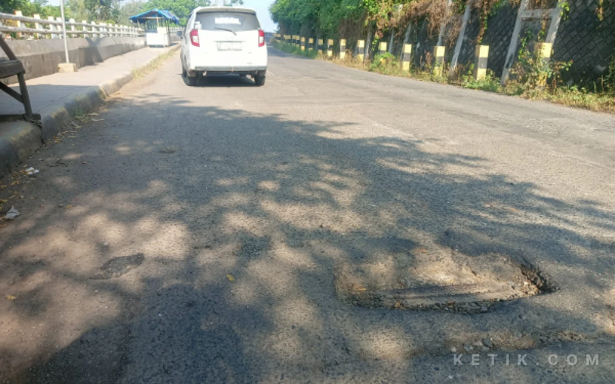 Thumbnail Berita - Bina Marga PUPR PRKP Tuban 'Pingpong' Soal LLAJ, Jalan Rusak Montong–Singgahan Kian Bahayakan Pengguna Jalan