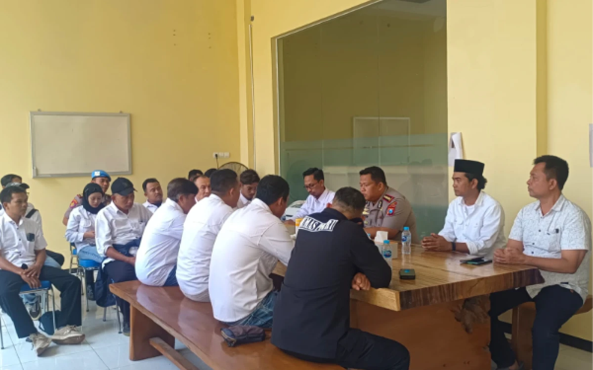Foto Kapolresta Tuban Kombes Pol Jazuli Dani Irawan saat menerima mediasi dengan pengurus PWI Tuban, Senin 24 Agustus 2026 (Foto: Ahmad Istihar/Ketik.com)