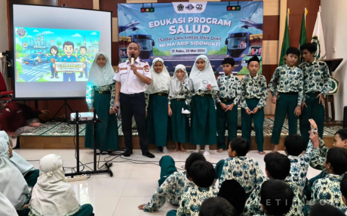 Thumbnail Berita - Dishub Gresik Edukasi 178 Siswa MI Ma’arif Sidomukti Lewat Program SALUD