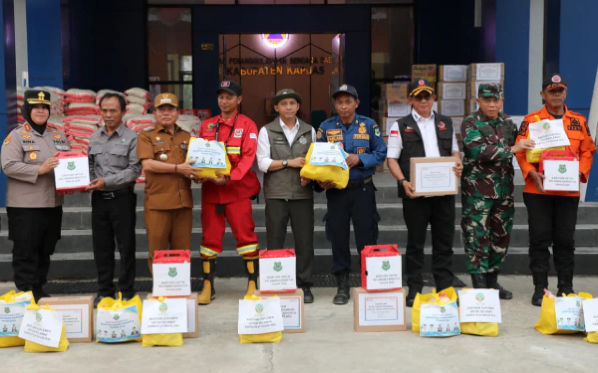 Thumbnail Berita - Operasi Udara Terkendala Asap, BNPB Perkuat Pemadaman Darat Karhutla di Kapuas