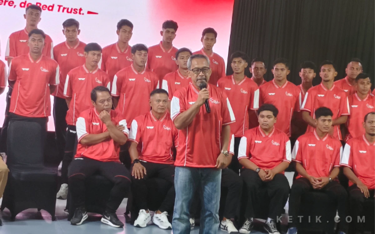 Thumbnail Berita - Siap Berkompetisi di Liga 2,  De Red FC Perkenalkan 32 Pemain