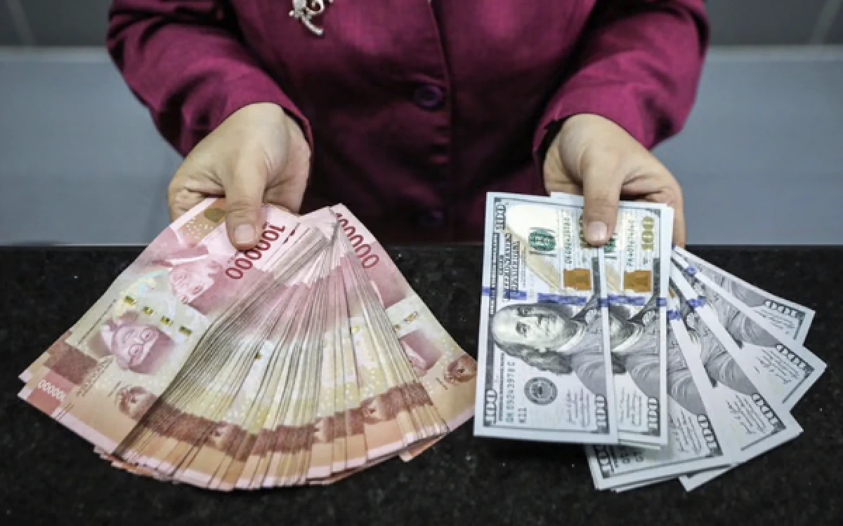 Thumbnail Berita - Rupiah Melemah Rp18.080 per Dolar Akibat Data Klaim Pengangguran AS