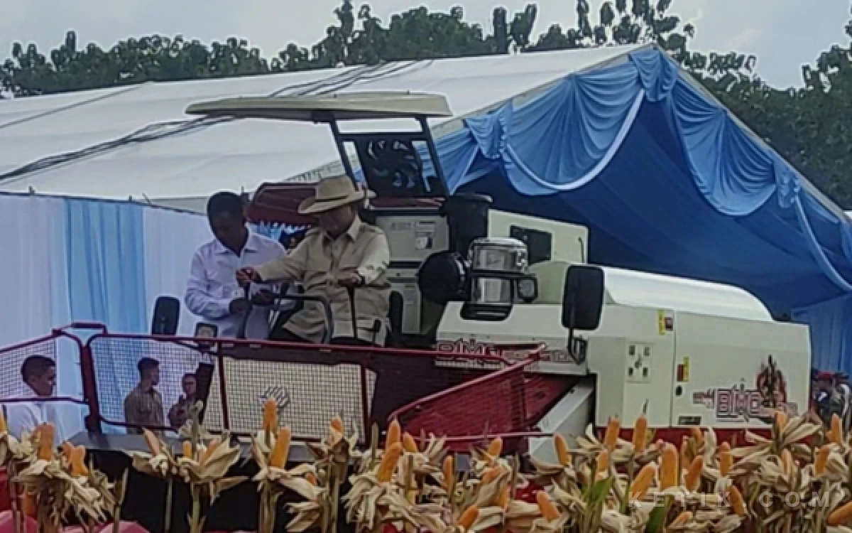 Thumbnail Berita - Panen Raya Jagung di Tuban, Presiden Prabowo Puji Peran Polri Wujudkan Ketahanan Pangan Nasional