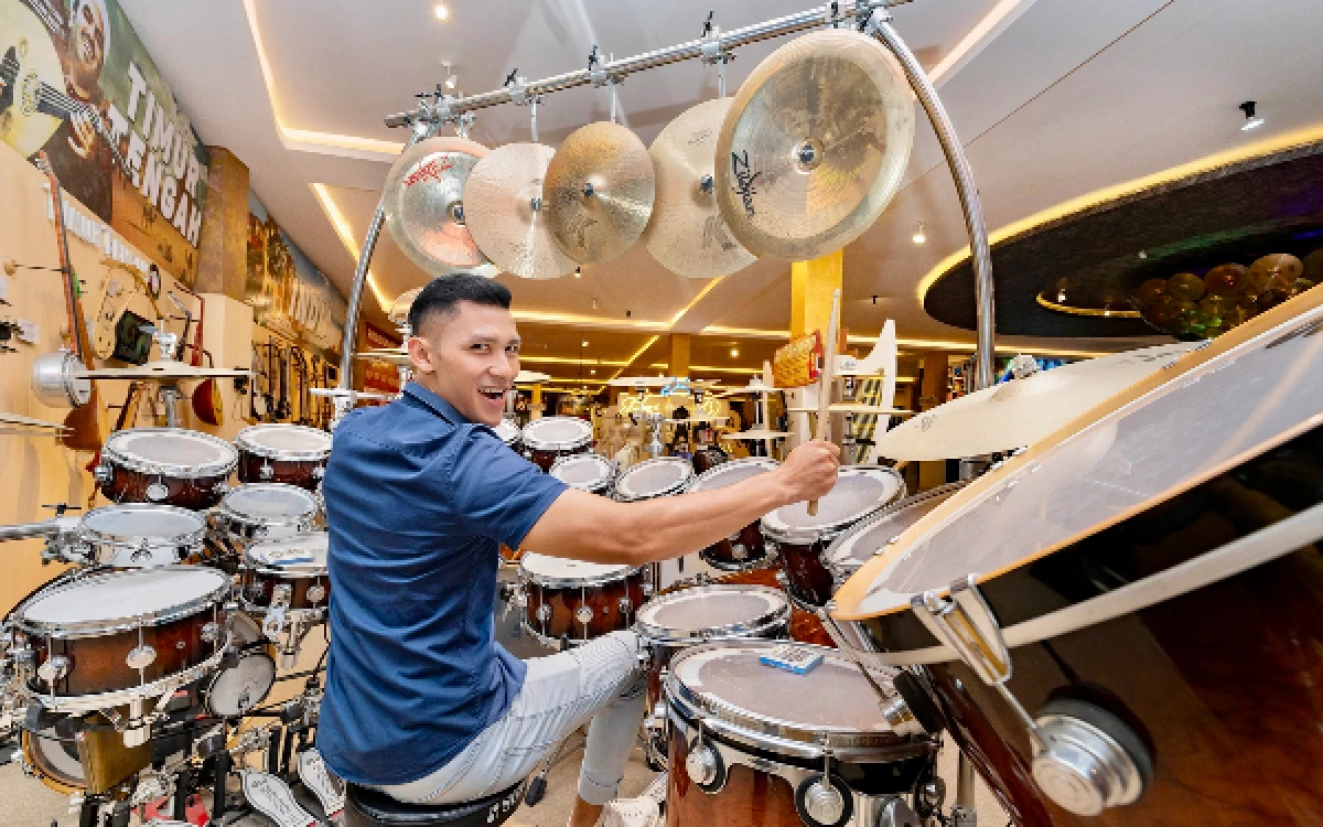 Thumbnail Berita - Whitney Houston Drum Challenge Meriahkan Hari Museum Nasional di Jatim Park 3, Banyak Hadiahnya